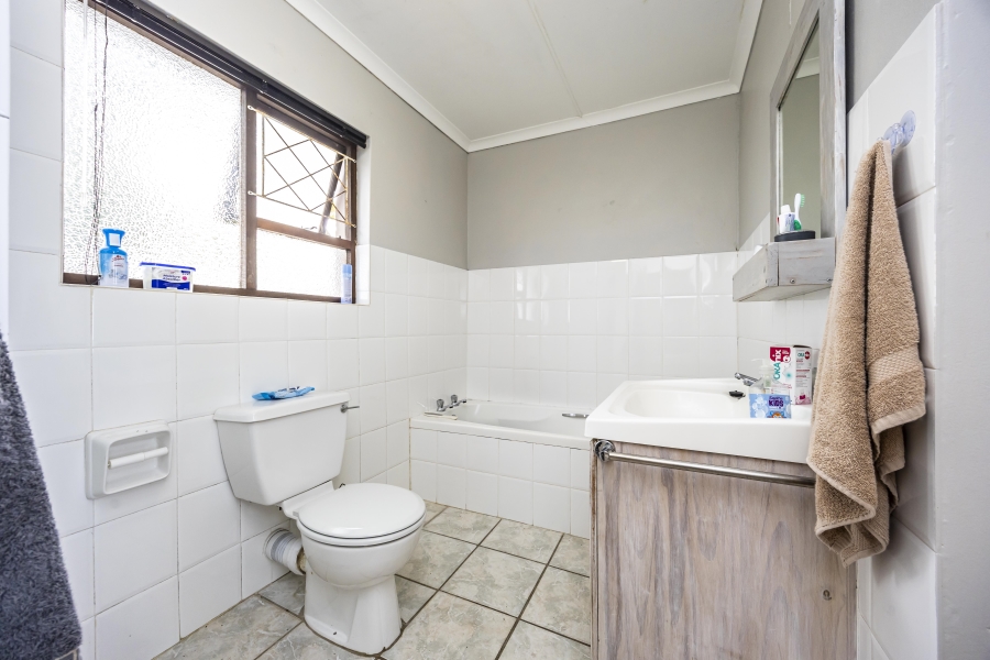 4 Bedroom Property for Sale in Beacon Bay Eastern Cape